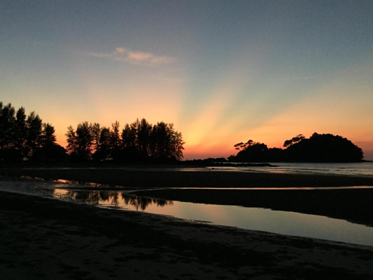 Sea Rounding Hotel Ko Phra Thong Luaran gambar