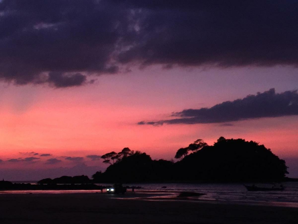 Sea Rounding Hotel Ko Phra Thong Luaran gambar